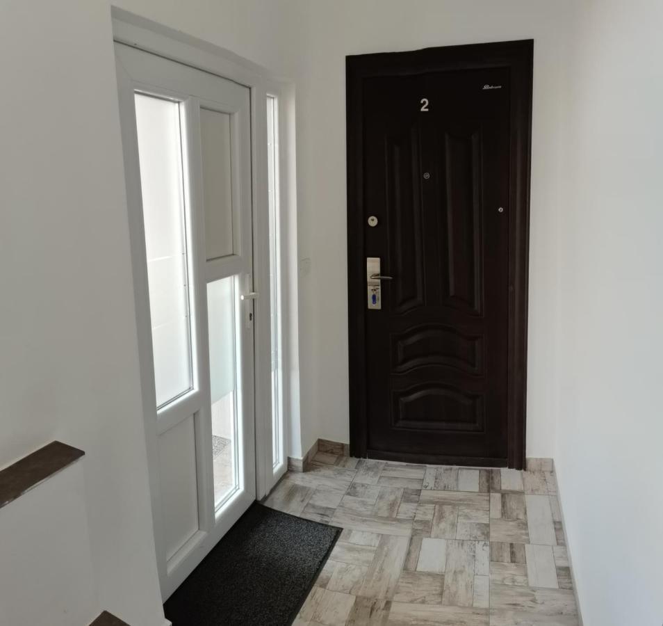 Carla'S Place Ap 2 Oradea Exterior photo